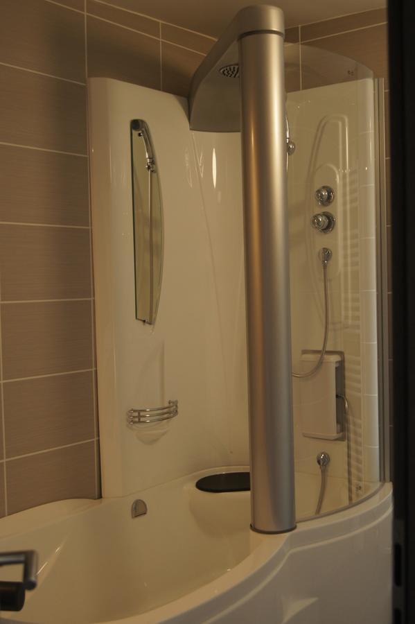Hotel Bouillon Bagian luar foto