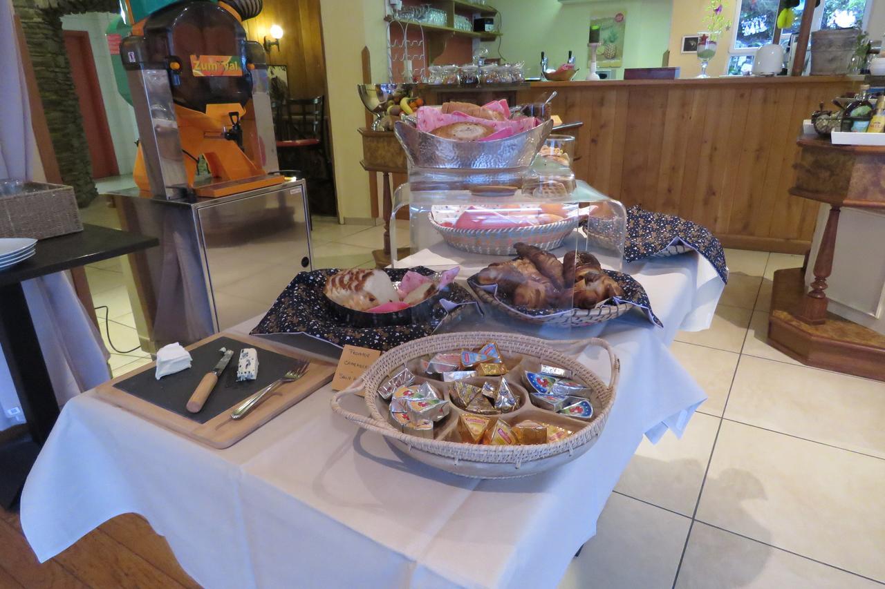 Hotel Bouillon Bagian luar foto