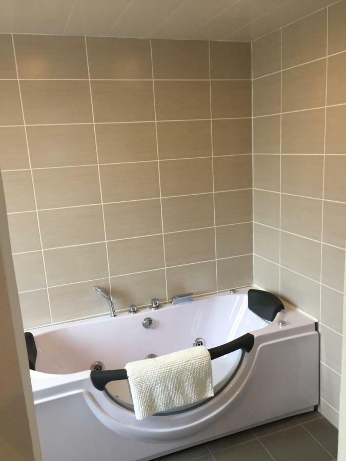 Hotel Bouillon Bagian luar foto