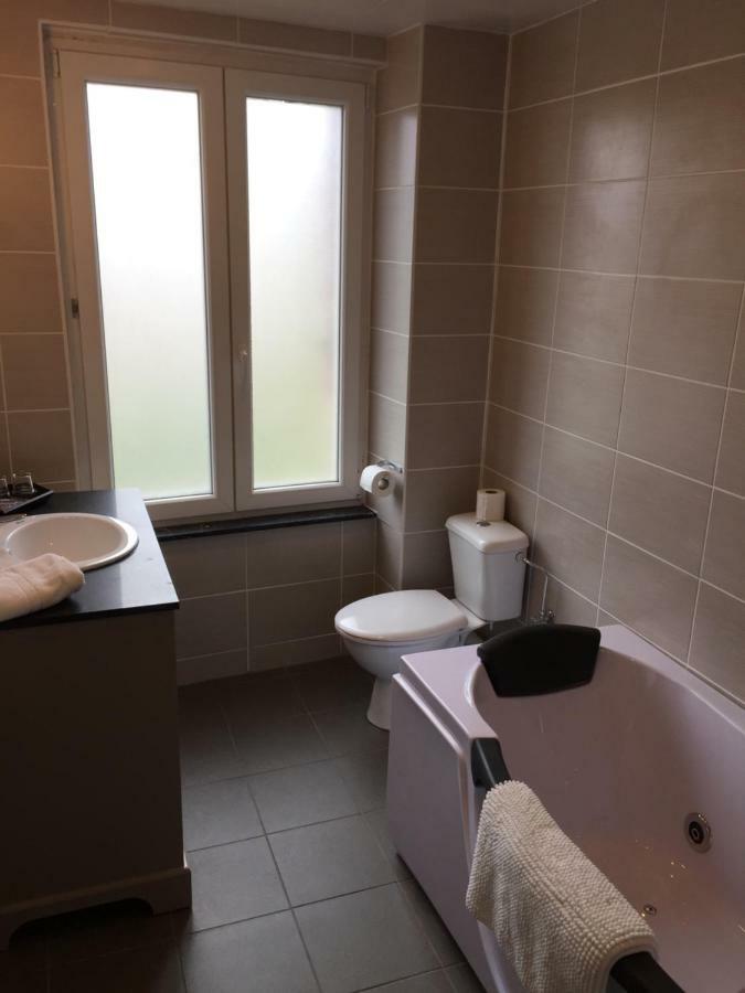 Hotel Bouillon Bagian luar foto